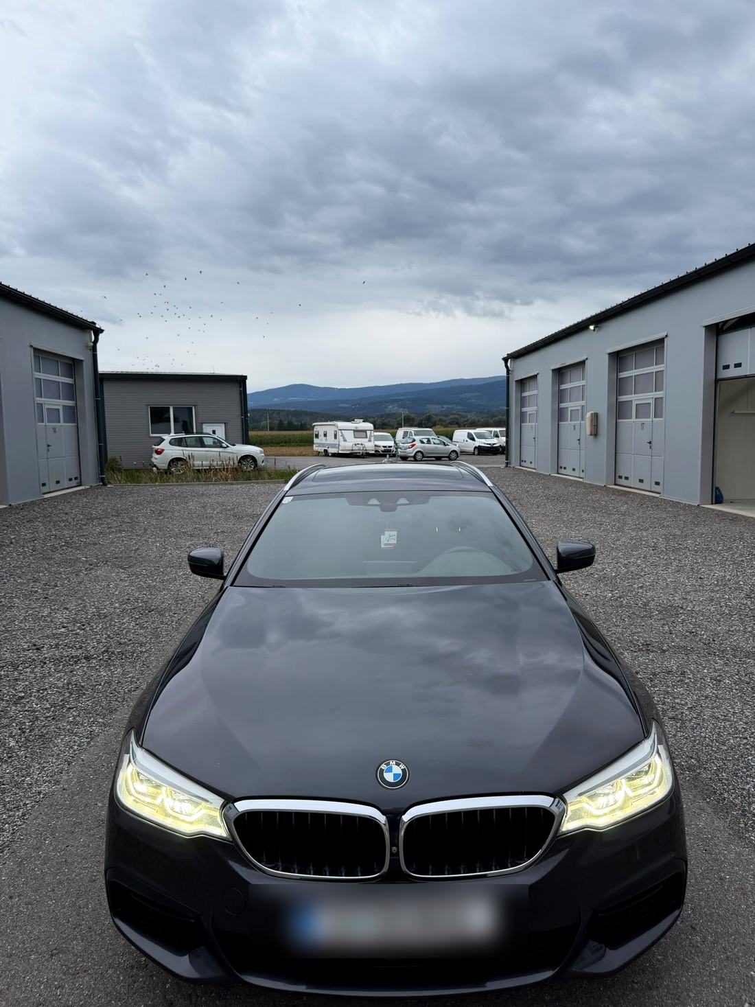 Schwarzer BMW 5er Touring nach der Aufbereitung